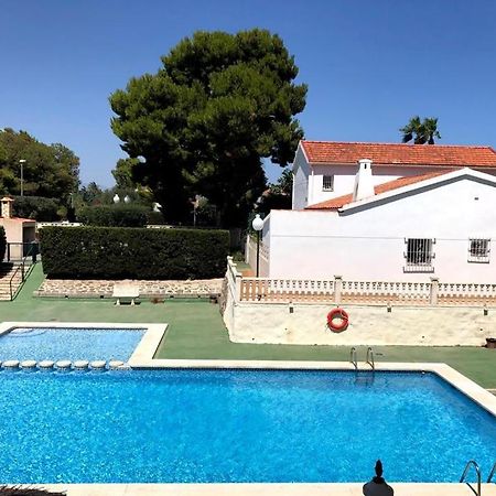 Apartamento Con Piscina Y Parking El Campello Luaran gambar