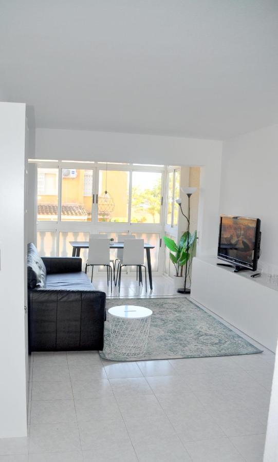 Apartamento Con Piscina Y Parking El Campello Luaran gambar
