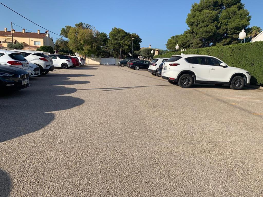 Apartamento Con Piscina Y Parking El Campello Luaran gambar