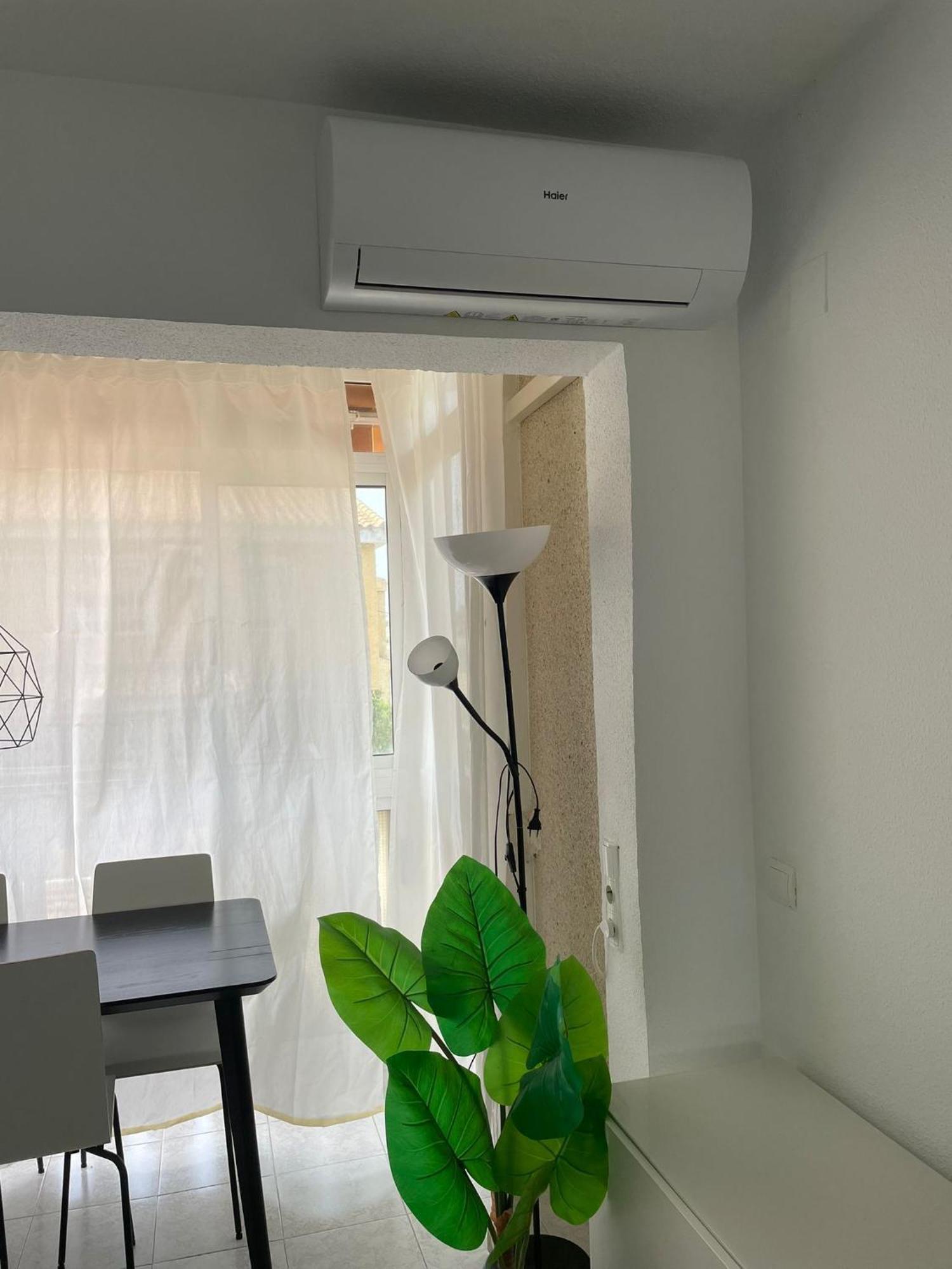 Apartamento Con Piscina Y Parking El Campello Luaran gambar